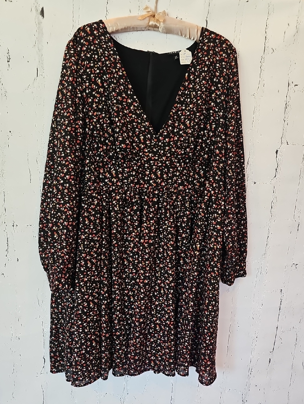 Torrid Black Floral V-Neck Long Sleeve Dress (39)